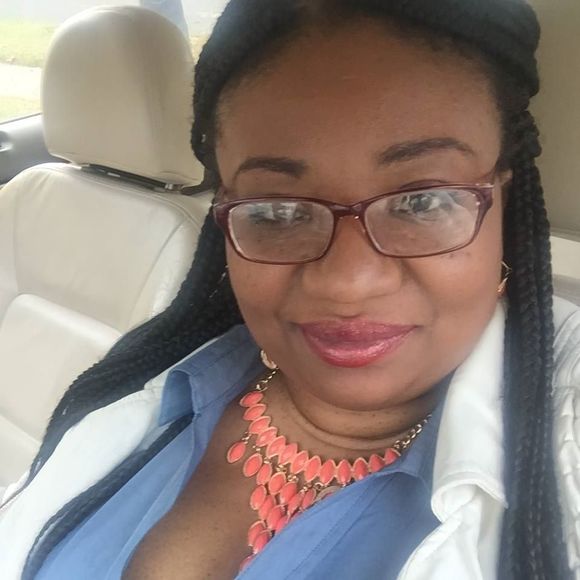 Meet your Posher, Stephanie - Picture 1 of 1